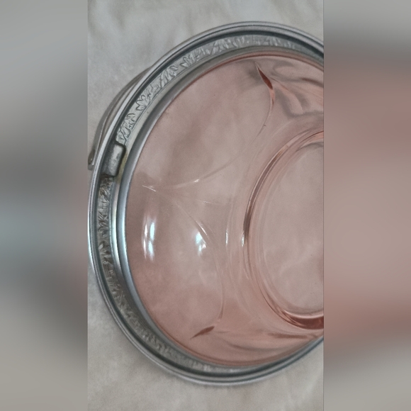 Vintage Pink Depression Glass Bowl Basket with Silver Handle - Picture 4 of 7
